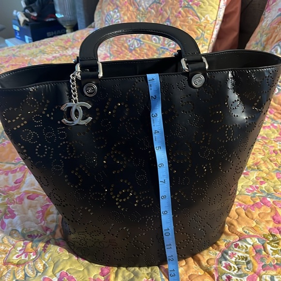 Retail $5000 Chanel tote leather bag authentic rare - Picture 9 of 17